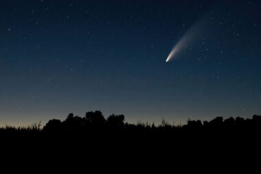 Scoperta astronomica del secolo ? La cometa visibile ad occhio nudo sta per illuminare i nostri cieli !