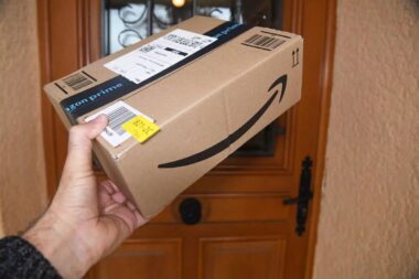 La Nuova Politica di Amazon sui Resi: Implicazioni e Aspettative per il Futuro dell'E-Commerce