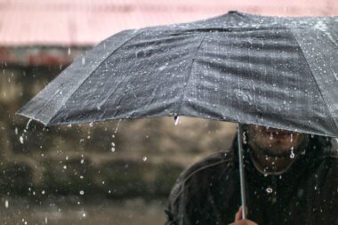 Previsioni meteo : scopri se il tuo ombrello avrà bisogno di riposo !