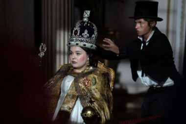Nicola Coughlan : da Lady Penelope a regina Vittoria, la star di Bridgerton svela il suo nuovo ruolo nel drama storico della BBC!